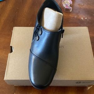Beautiful shoes there new and Black size 9 Wide
